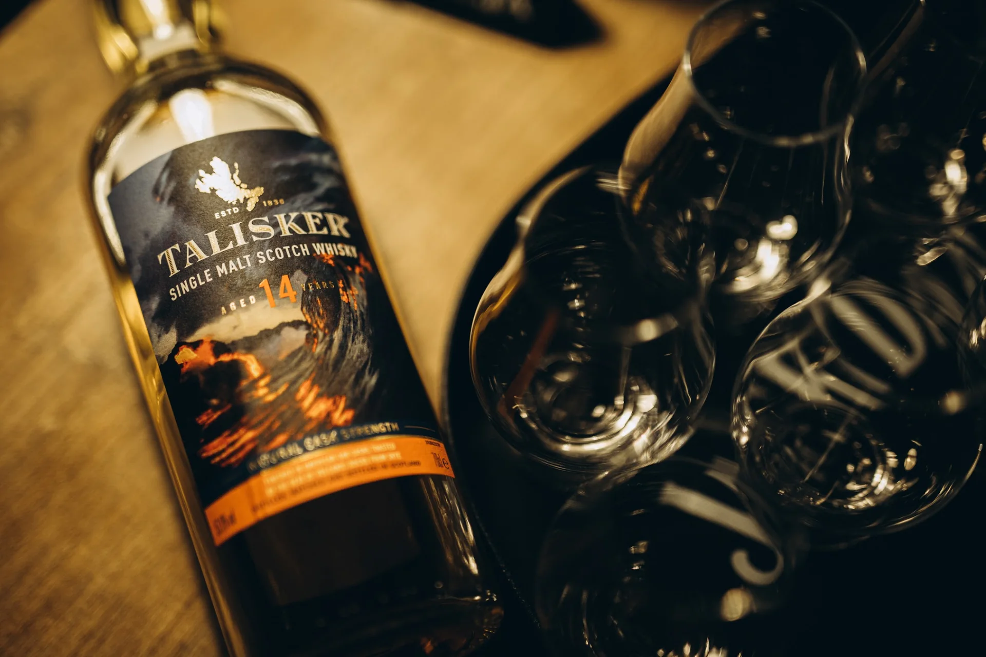 Talisker 14 i kieliszki degustacyjne w Speakeasy Bar w Legnicy
